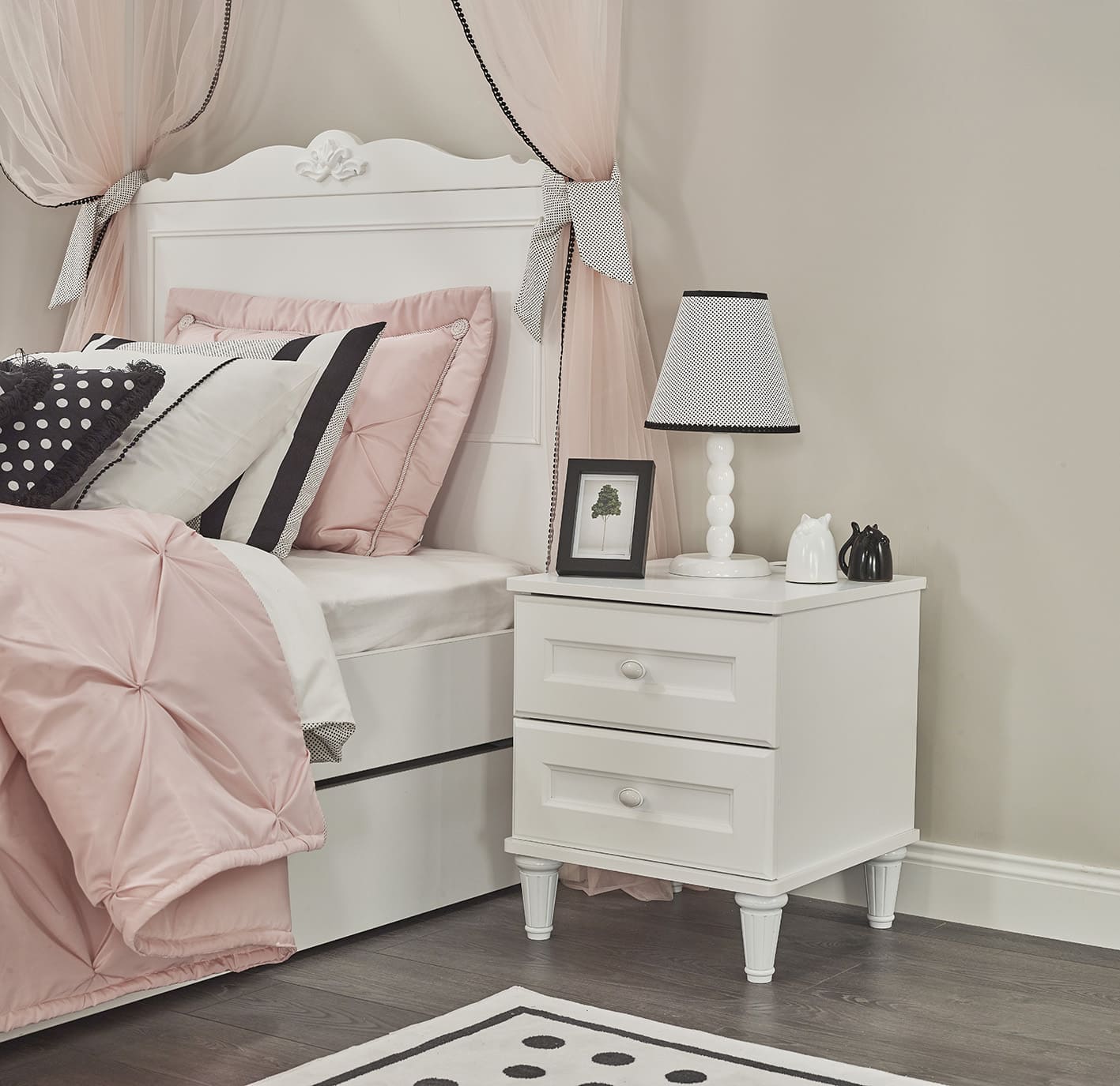 LORA NIGHTSTAND – Qortuba furniture قرطبة للأثاث