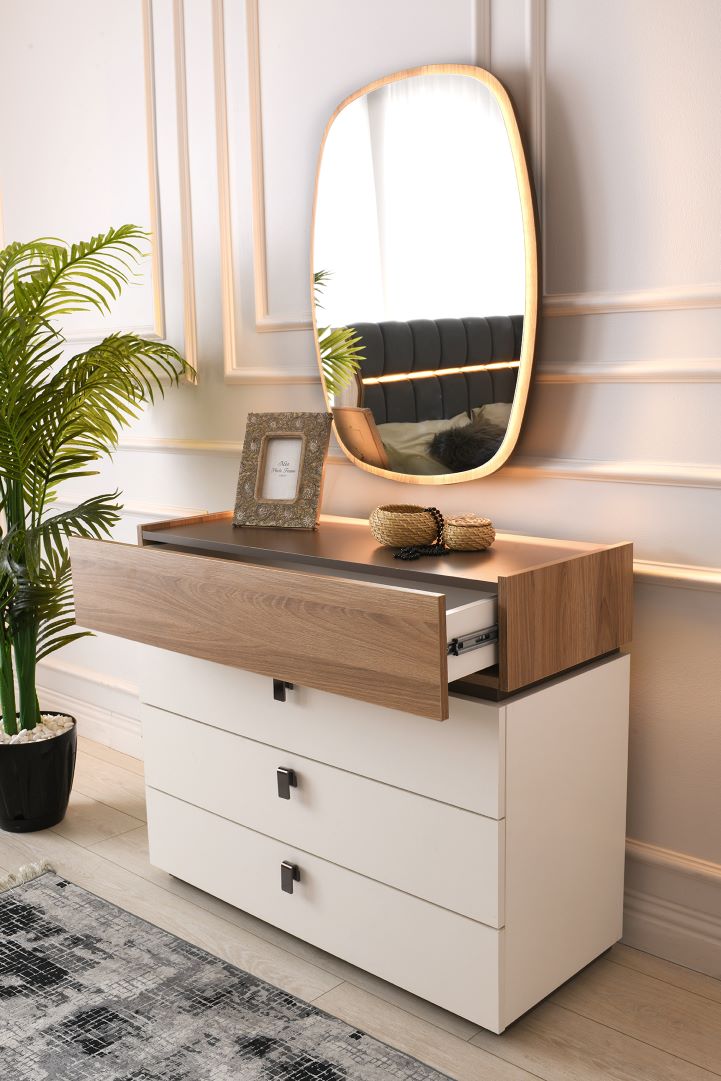 SOLID QUEEN BEDROOM SET WT WARDROBE