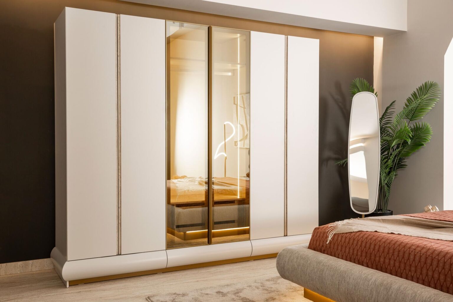 MILAS 6 DOOR WARDROBE