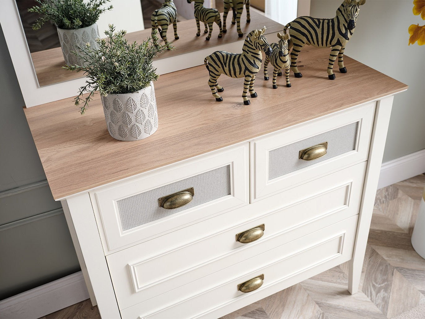 ODESSA DRESSER WITH MIRROR