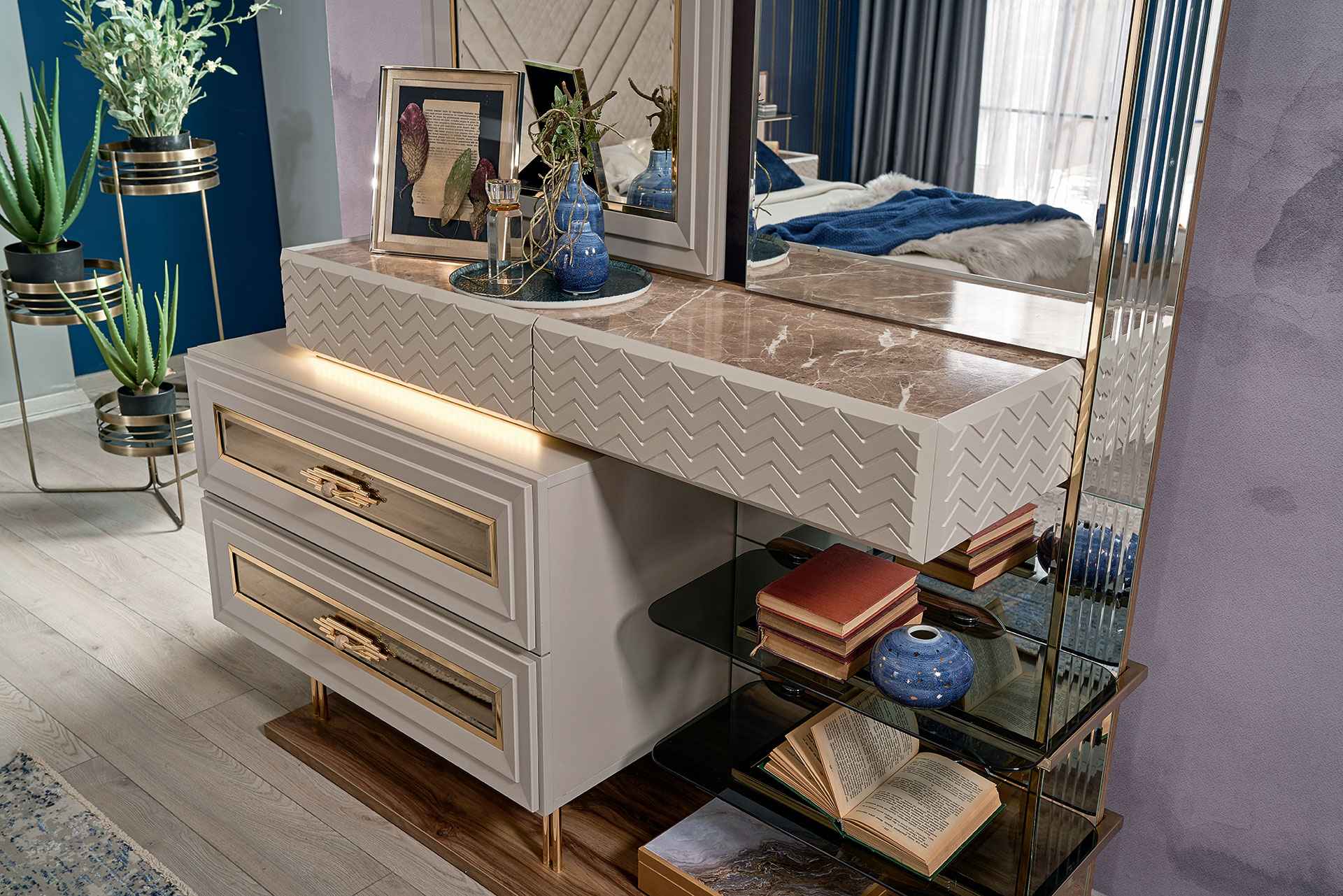 ELSA DRESSER & MIRROR