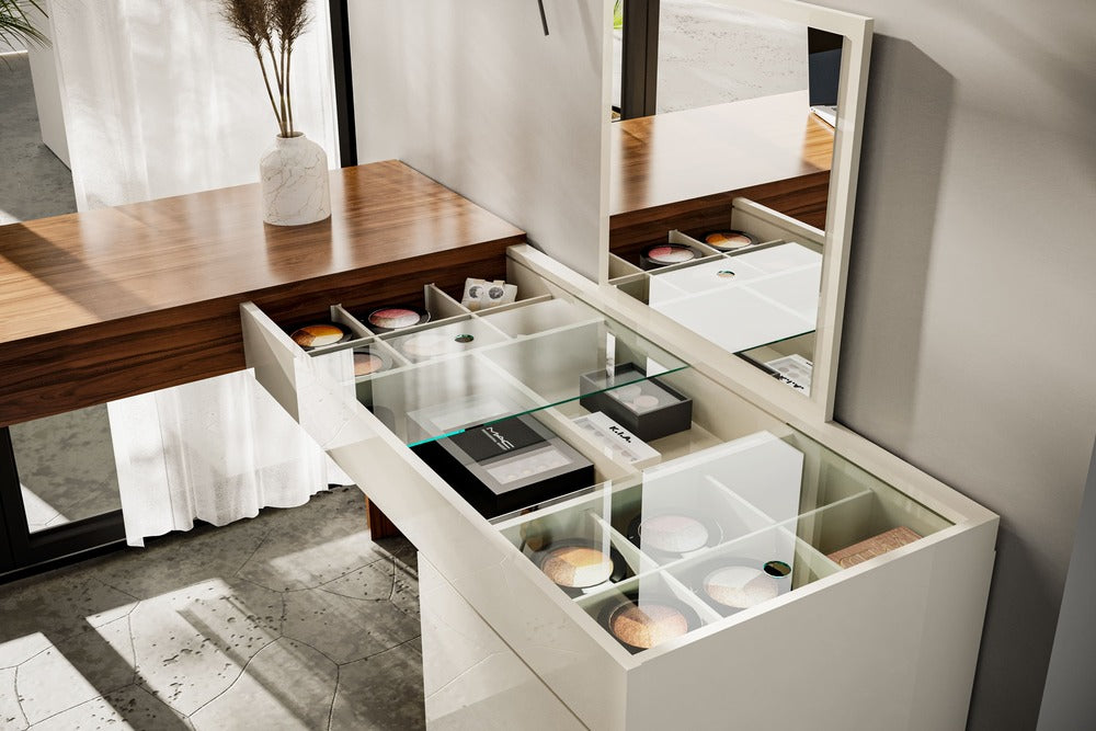 STAR MAKE-UP TABLE