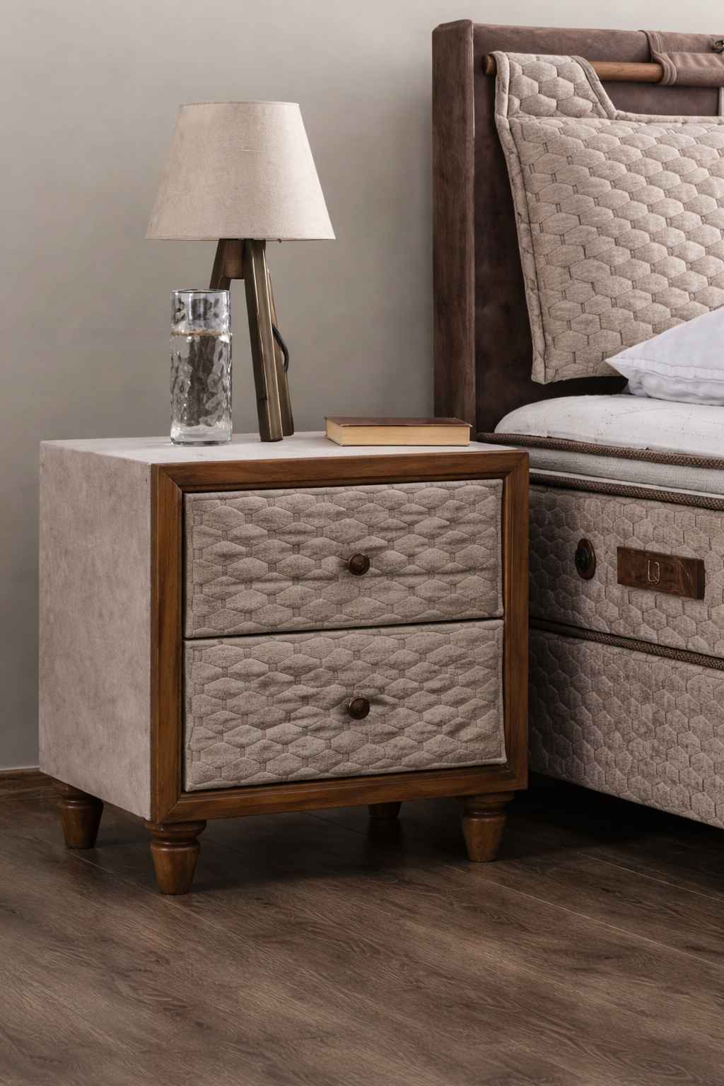 MAGNASAND BEDSIDE TABLE GLASS