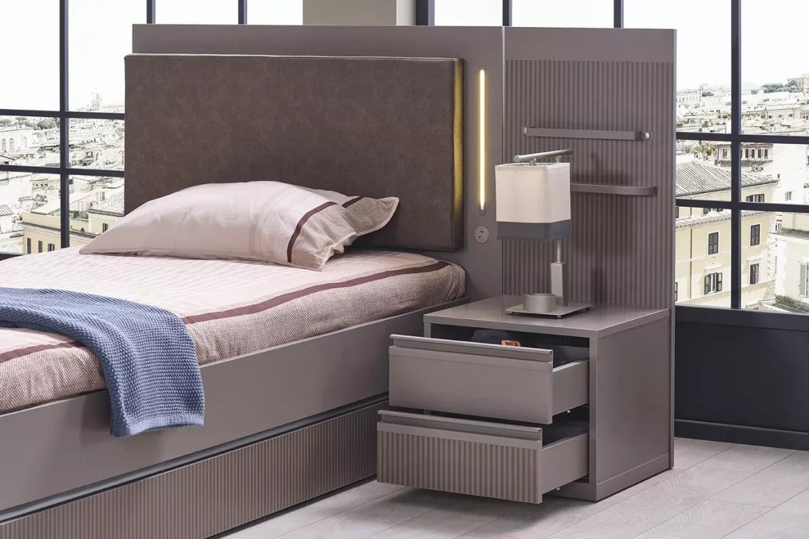 SHADOW NIGHTSTAND