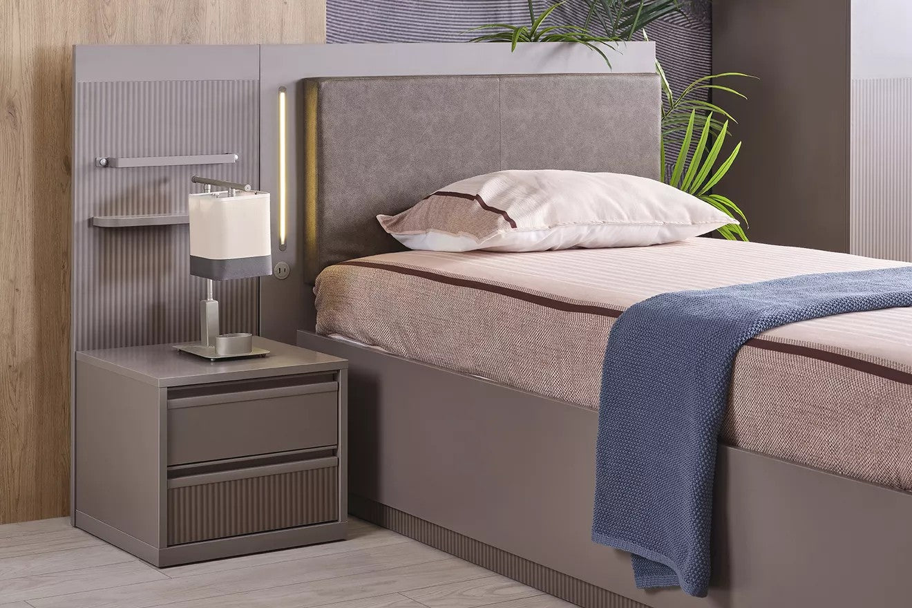 SHADOW NIGHTSTAND