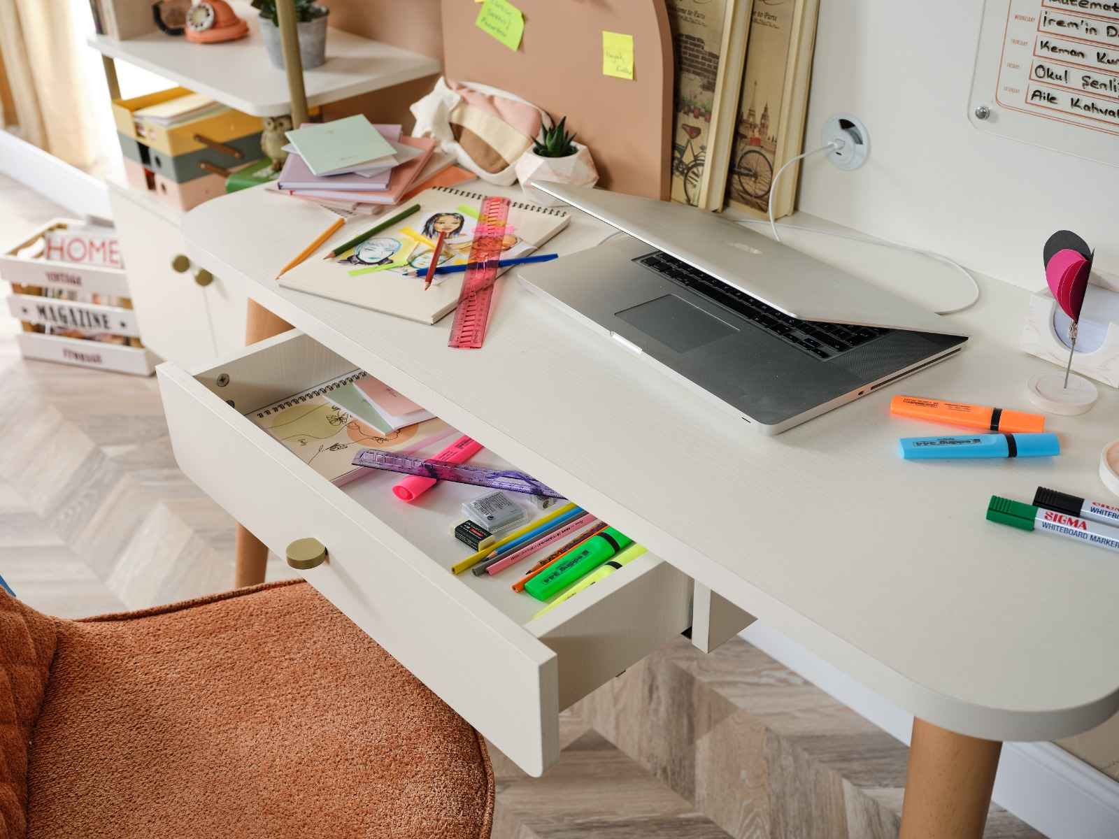 LORENA STUDY DESK