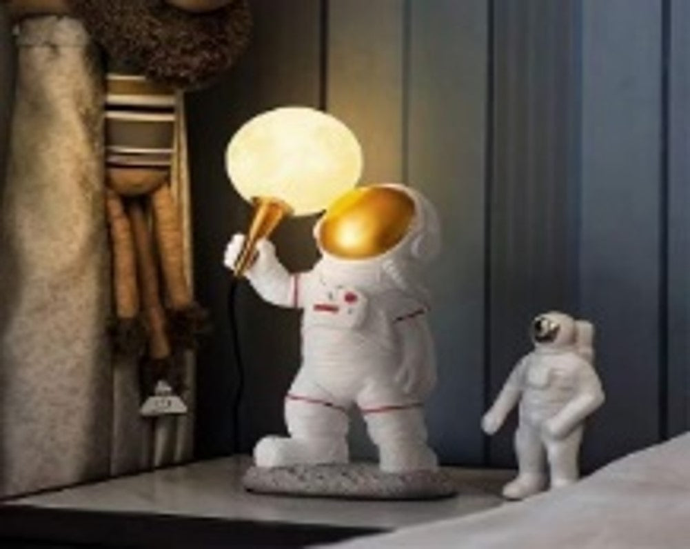 SPACE MAN TABLE  LAMP